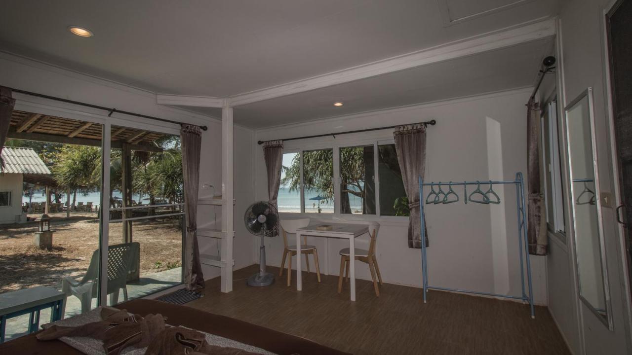 Phayam Friends Hotel เกาะพยาม ภายนอก รูปภาพ
