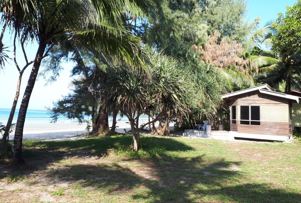 Phayam Friends Hotel เกาะพยาม ภายนอก รูปภาพ