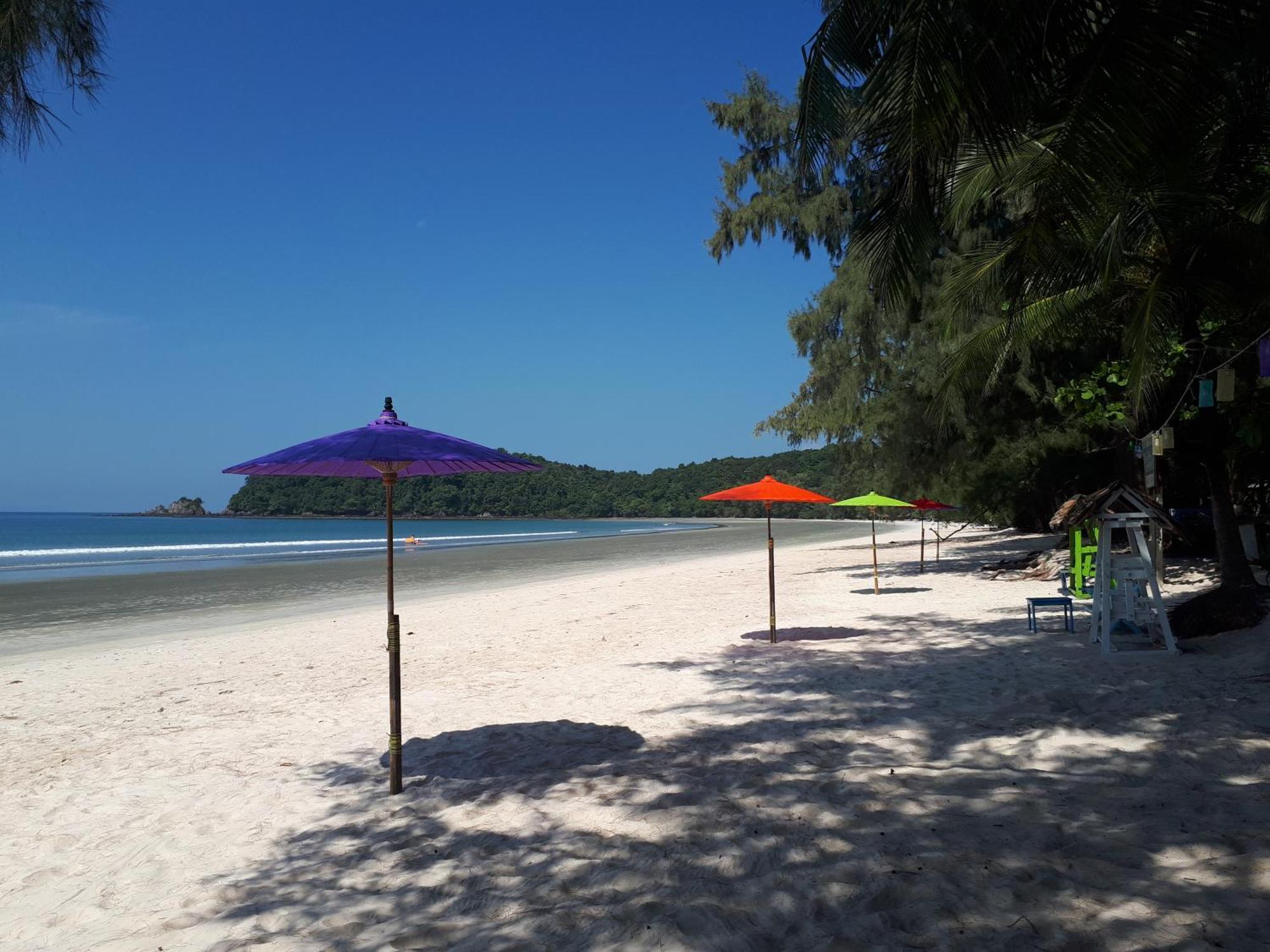 Phayam Friends Hotel เกาะพยาม ภายนอก รูปภาพ