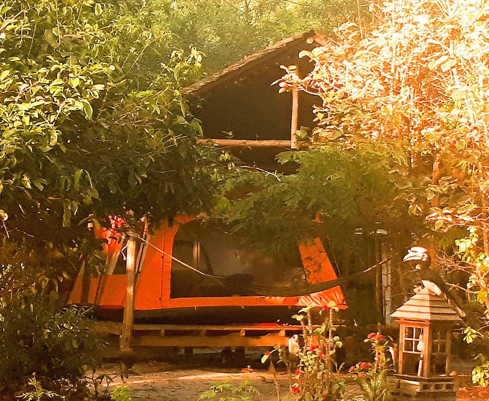 Phayam Friends Hotel เกาะพยาม ภายนอก รูปภาพ