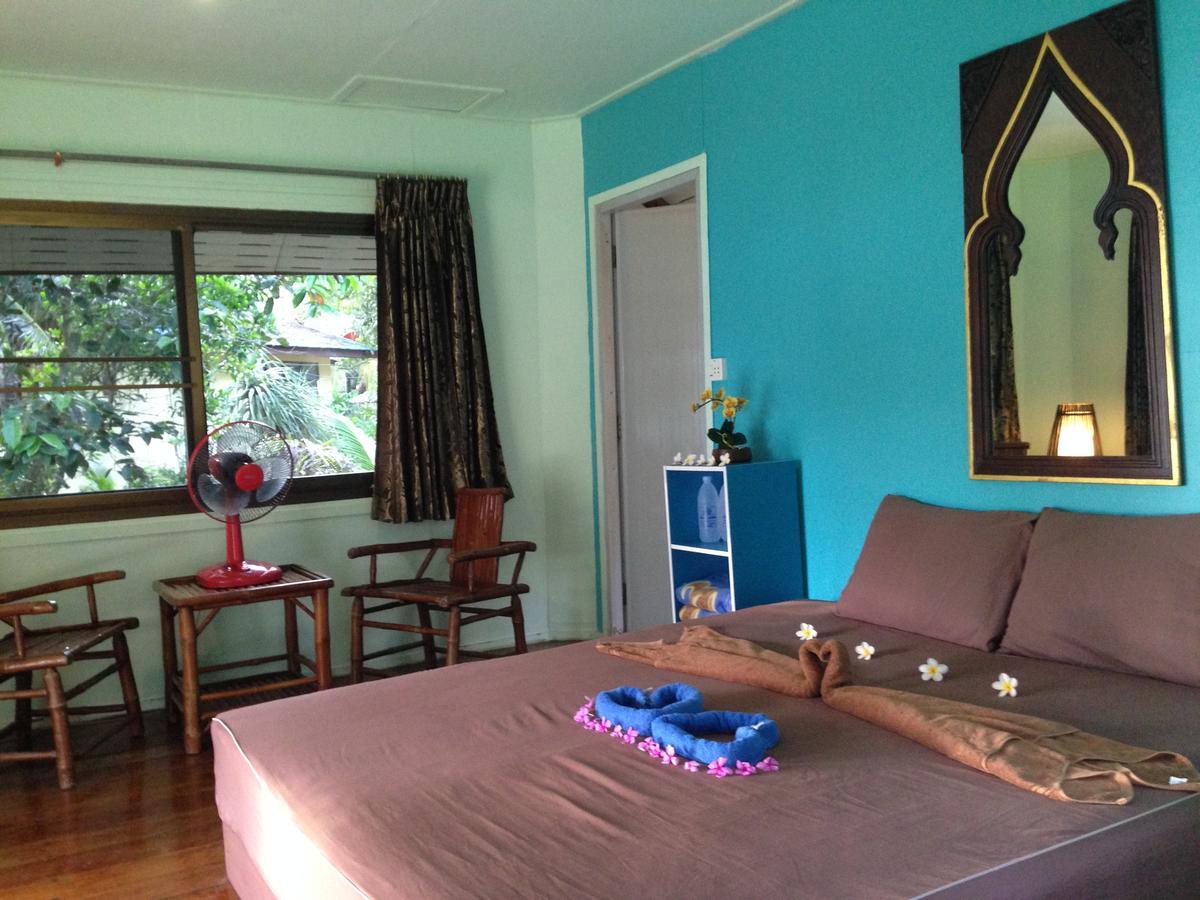 Phayam Friends Hotel เกาะพยาม ภายนอก รูปภาพ