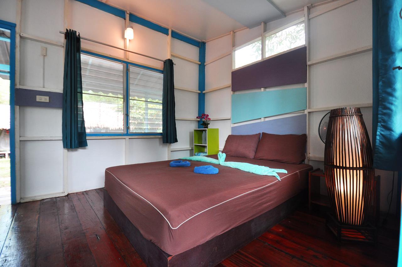 Phayam Friends Hotel เกาะพยาม ภายนอก รูปภาพ