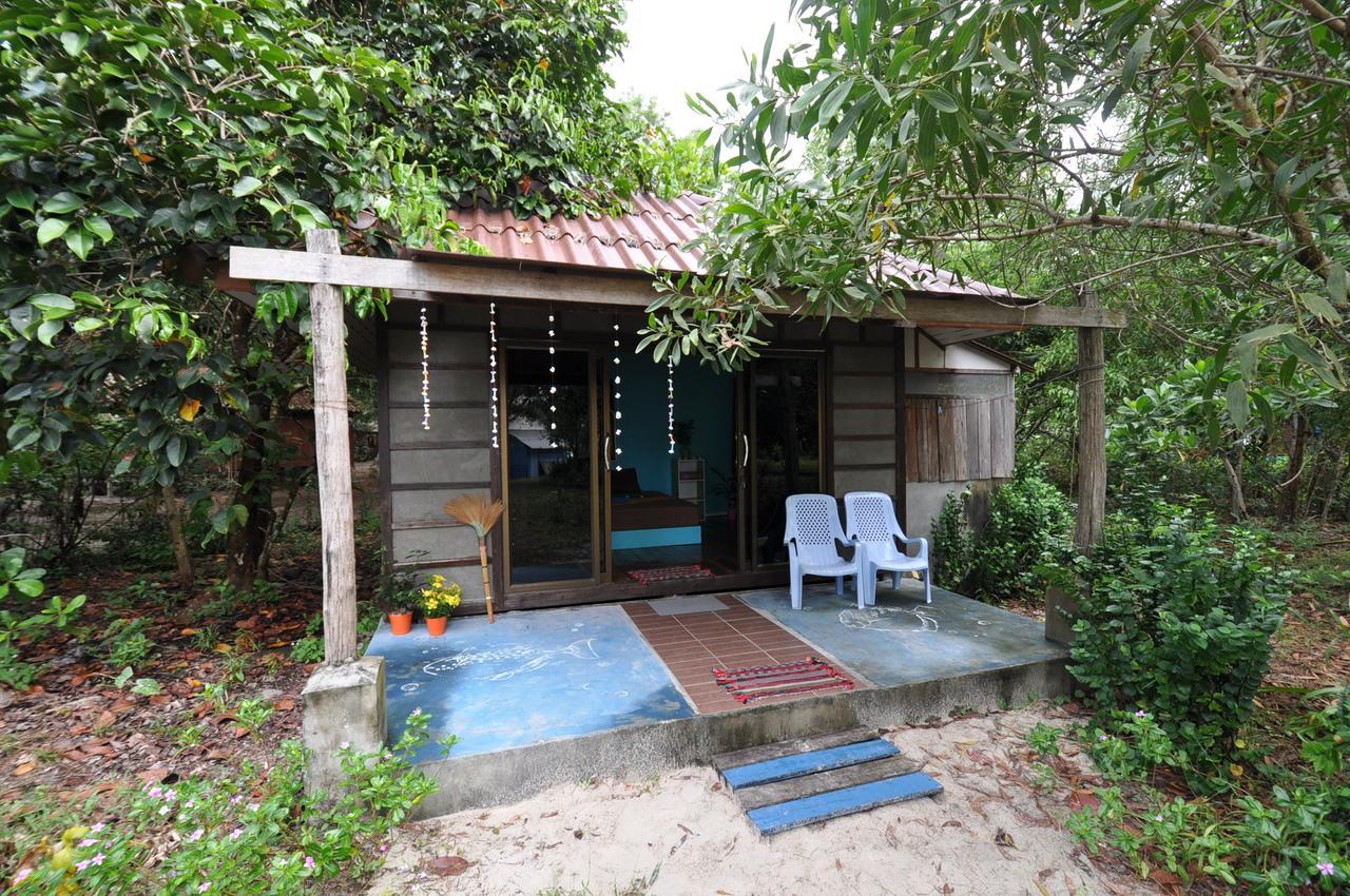 Phayam Friends Hotel เกาะพยาม ภายนอก รูปภาพ