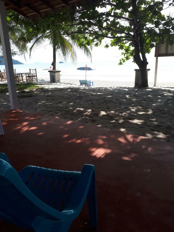 Phayam Friends Hotel เกาะพยาม ภายนอก รูปภาพ