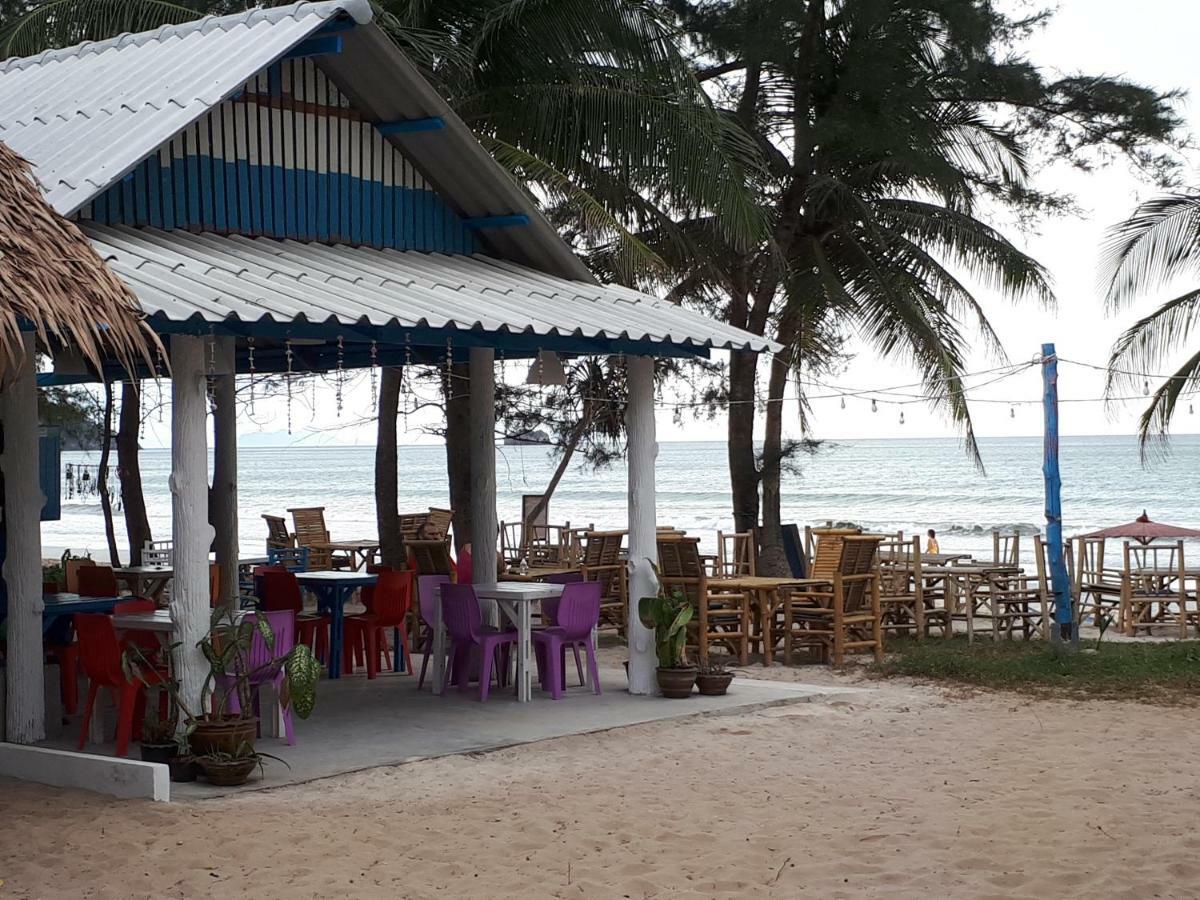 Phayam Friends Hotel เกาะพยาม ภายนอก รูปภาพ